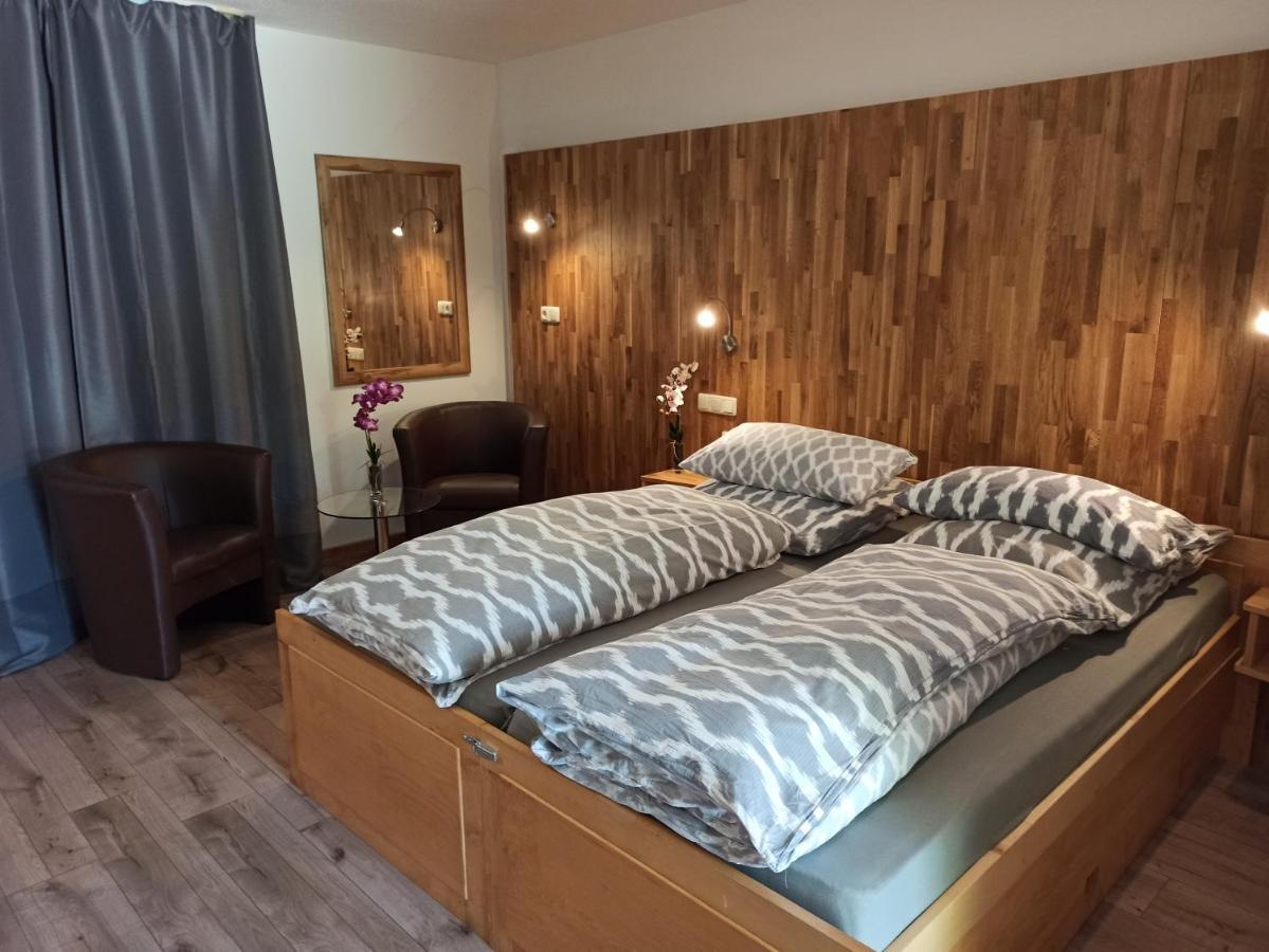 Max Motel Hinterzhof ภายนอก รูปภาพ